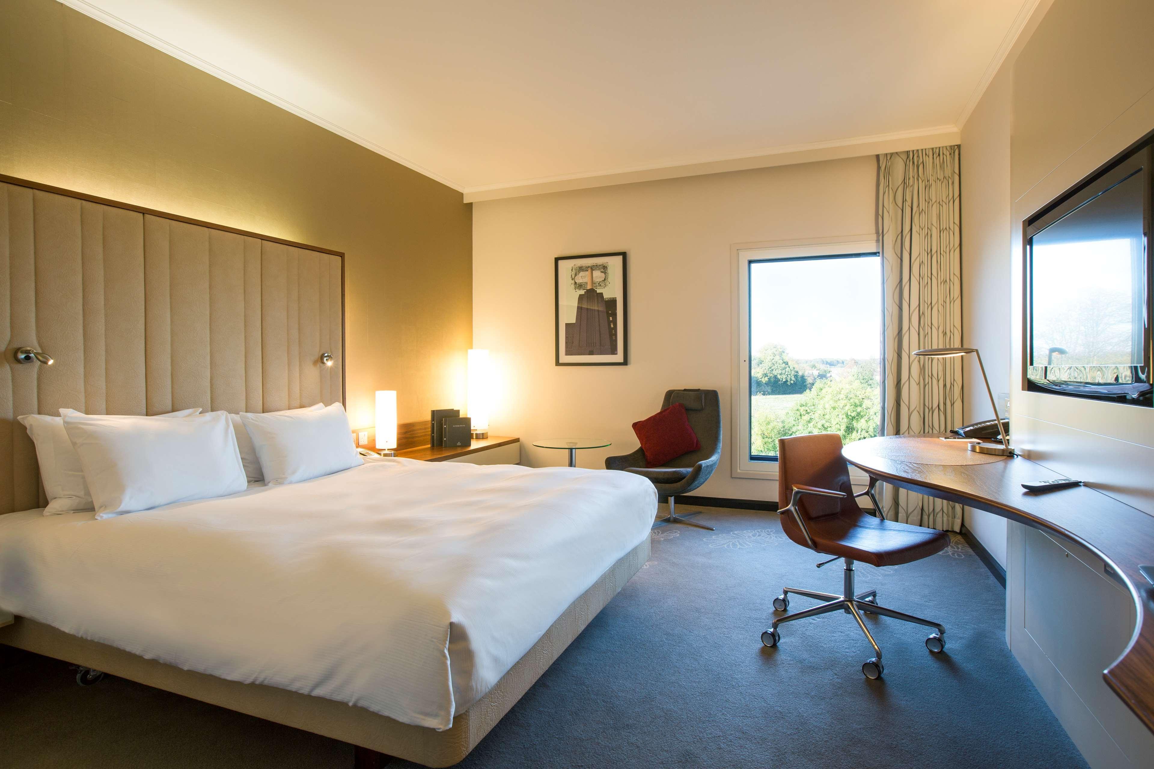 Hilton London Heathrow Airport Terminal 5 Hotell Hillingdon Eksteriør bilde
