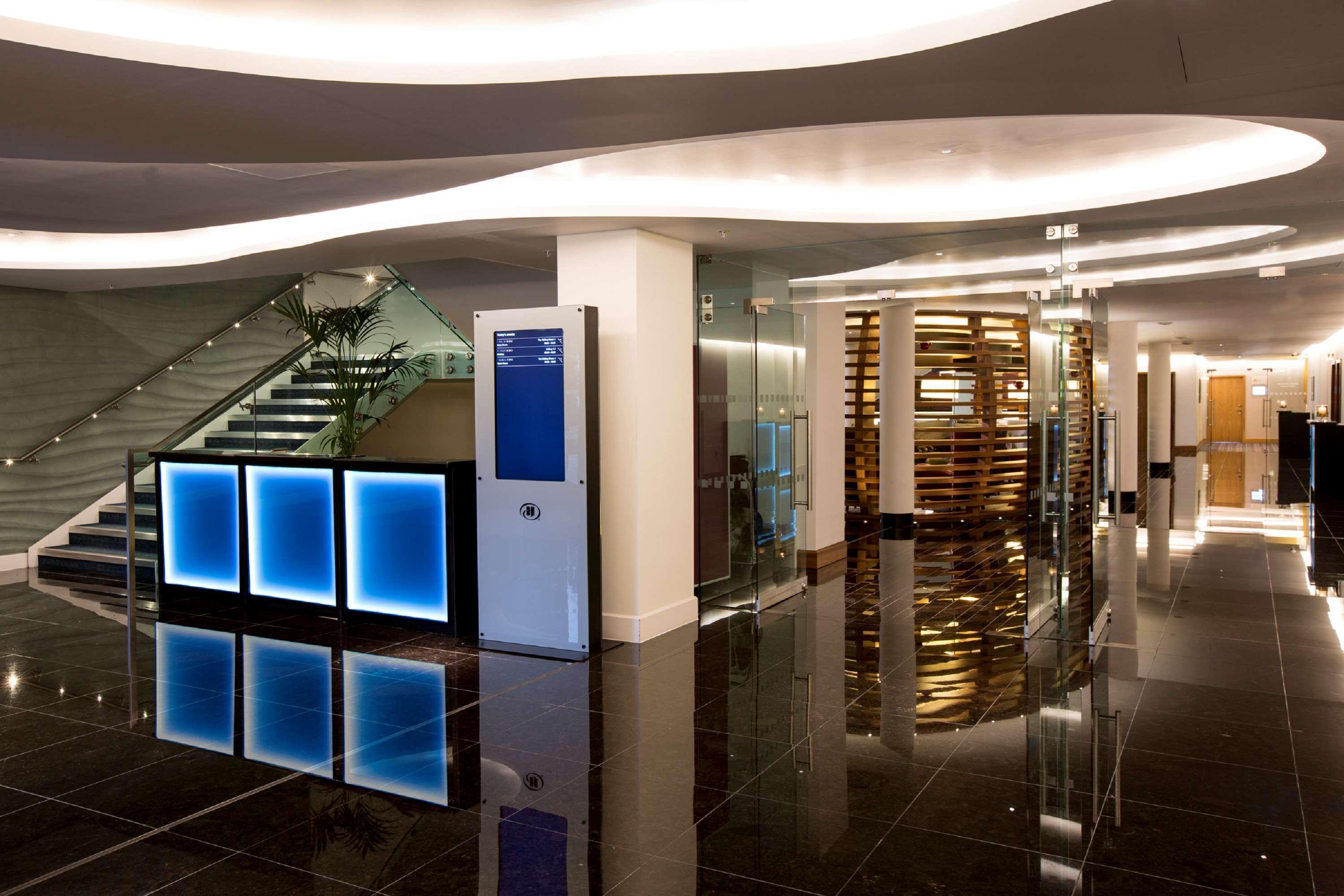 Hilton London Heathrow Airport Terminal 5 Hotell Hillingdon Eksteriør bilde