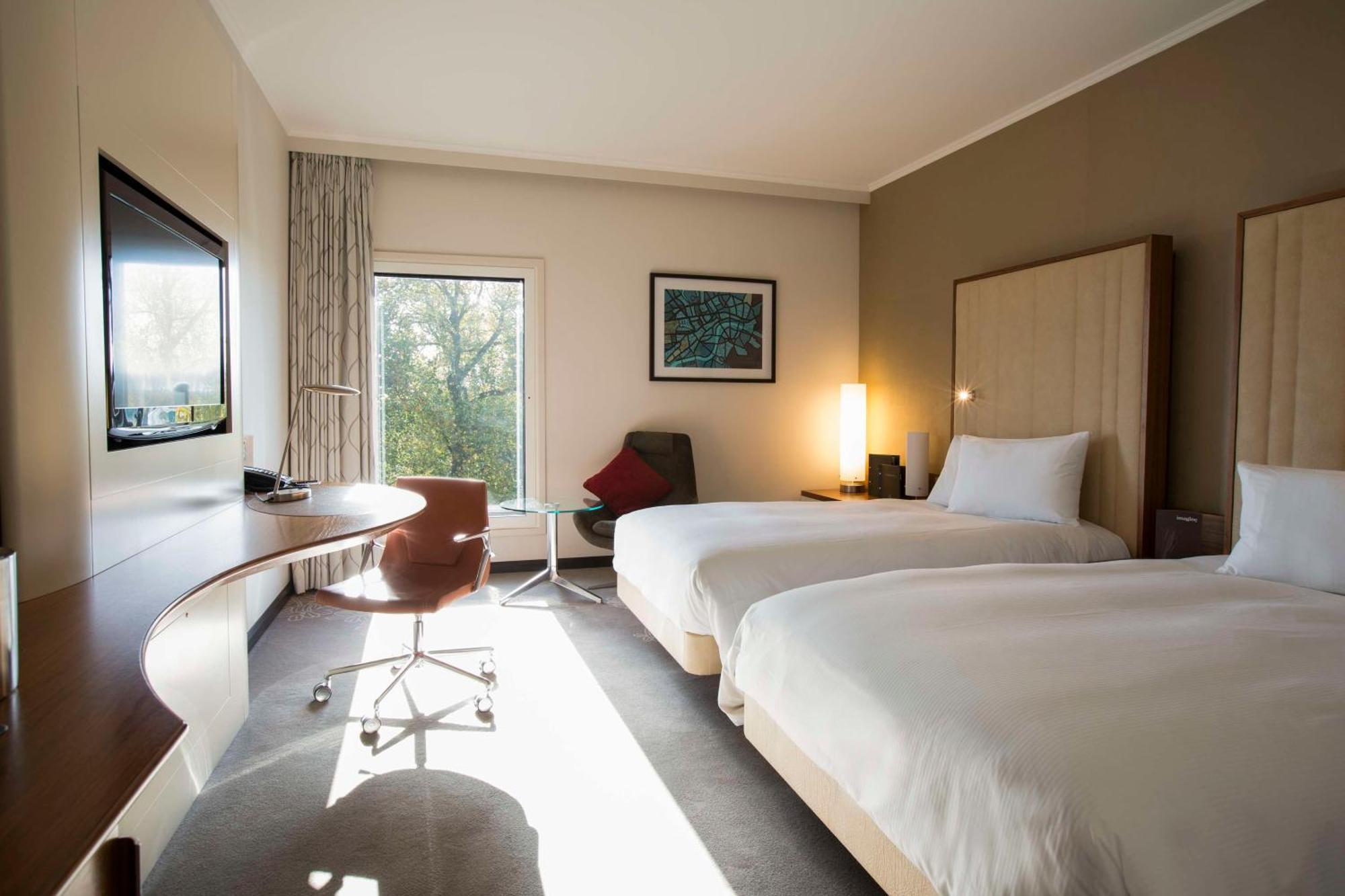 Hilton London Heathrow Airport Terminal 5 Hotell Hillingdon Eksteriør bilde